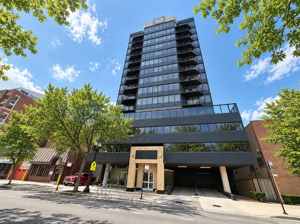 1309 N Wells St APT 706, Chicago, IL 60610