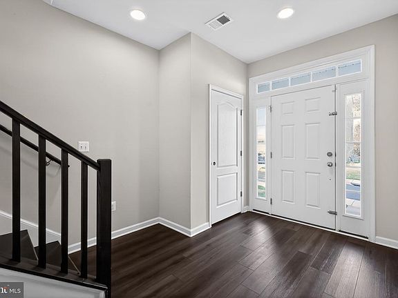 2nd image of 1027 Overlook Way