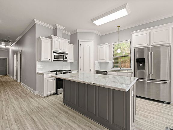 3rd image of 5358 Courtyard Dr