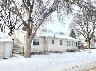 2708 S Adams Ave, Mason City, IA 50401