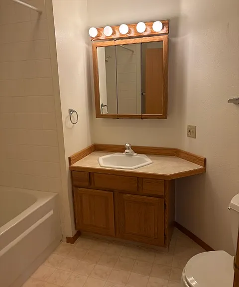 518 Saddle Dr — Photo 12