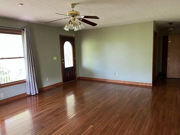 2nd image of 35 Vanzant Rd