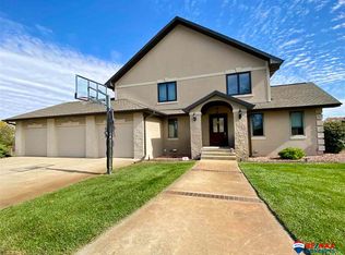 12250 Bobwhite Trl, Crete, NE 68333