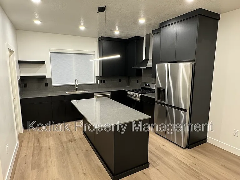 765 N 400 W #202 — Photo 3