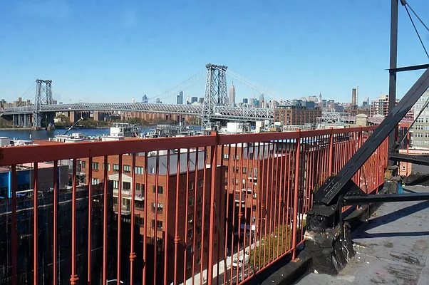 Rented by EXR | media 9