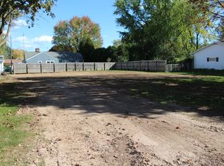 1005 N 40th St, Manitowoc, WI 54220