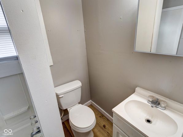 indianapolis-indiana-2056044519 picture