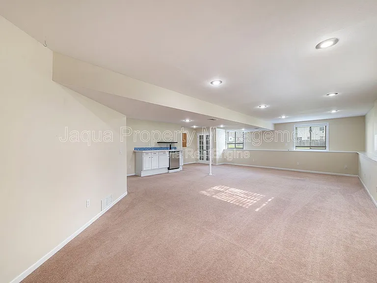 7325 Salerno Cir — Photo 13