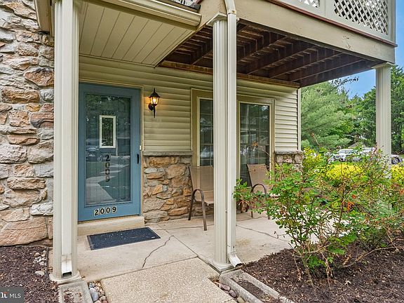 2nd image of 2009 Foxmeadow Dr