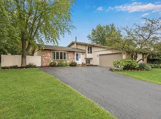 38885 N Cedar Valley Dr, Lake Villa, IL 60046