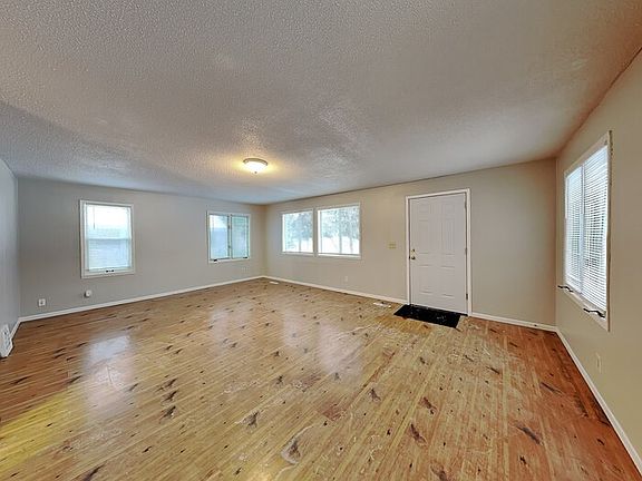 3rd image of 1856 Clear Ave