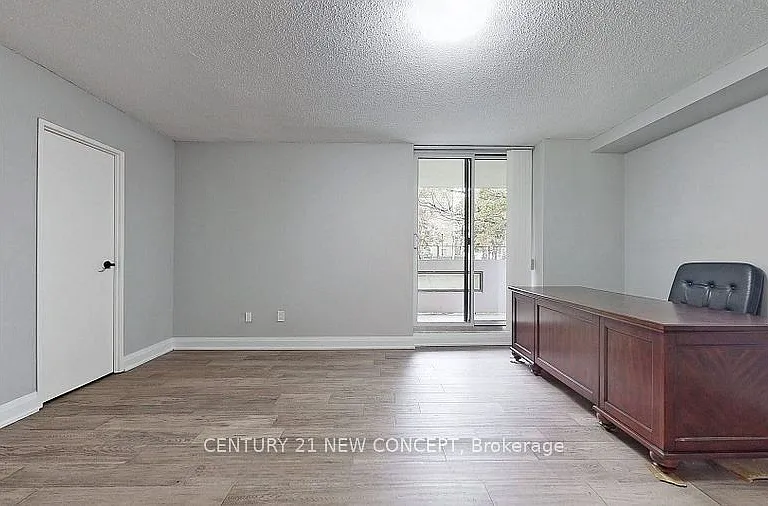 7451 Yonge St #101 — Photo 10
