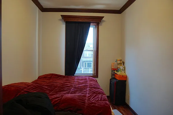 Rented by Astoria Realty | media 19