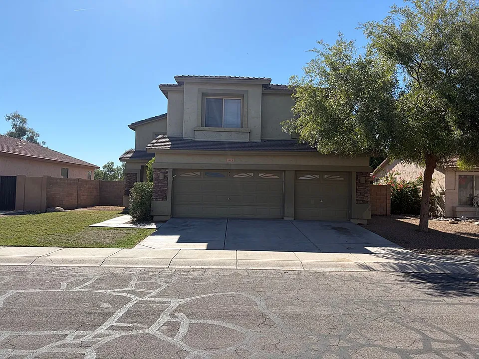 1463 W Bluejay Dr