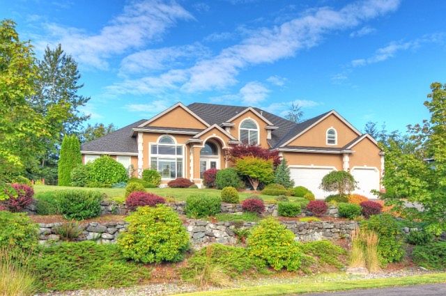 1st image of 802 195th Ave E