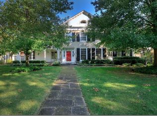 18927 Shelburne Rd, Shaker Heights, OH 44118