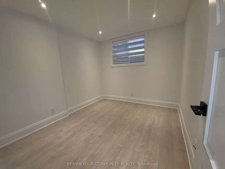 248 Gladstone Ave #BASEMENT — Photo 4