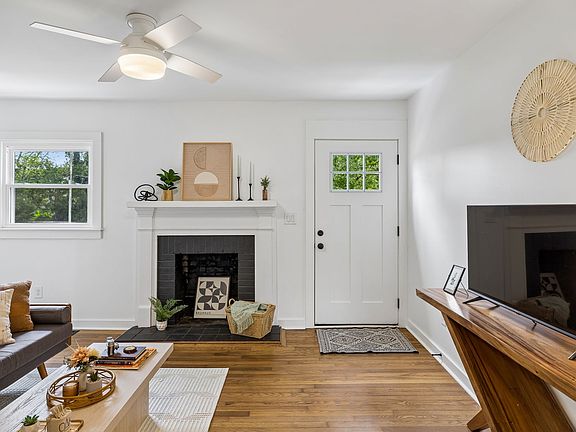 4th image of 3813 Kingswood Ave