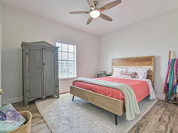 4th image of 6612 S Atlantic Ave #102