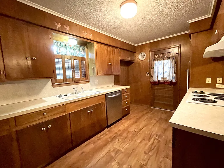 905 Cottonwood St — Photo 4