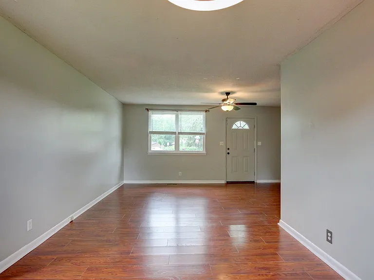 729 Welsey Dr — Photo 32