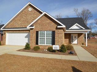 404 Stonebrook Cir, Byron, GA 31008