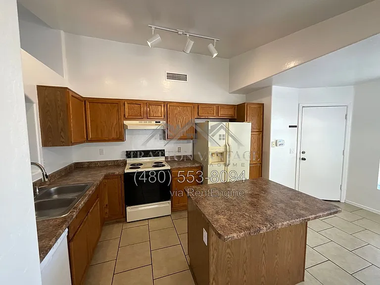 1619 W San Remo St — Photo 12