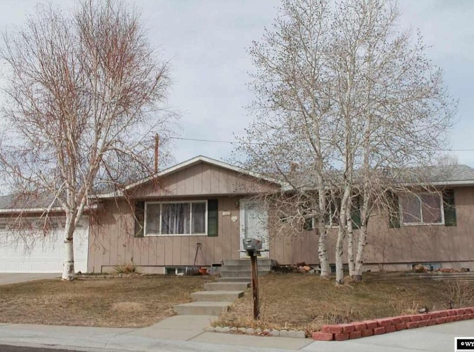 1st image of 216 Sage Cir