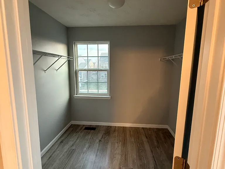 1570 Cedar Creek Dr — Photo 32