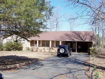 2nd image of 28 Jackie Ln