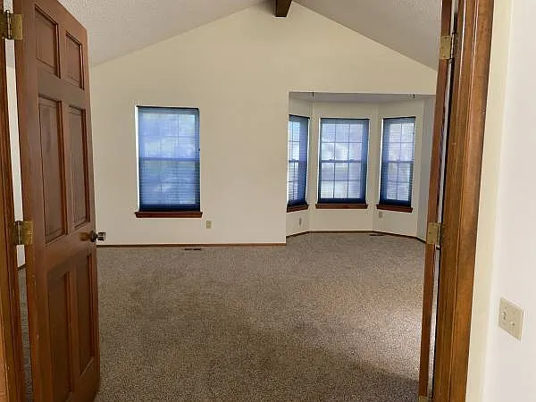 10268 Julian Ct — Photo 23