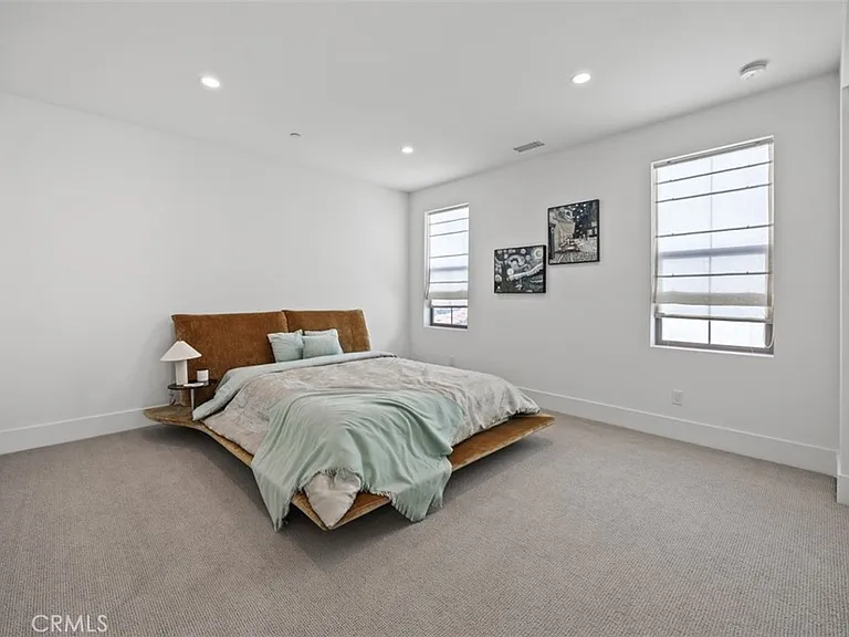 135 Oakstone — Photo 37