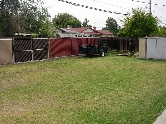 A GREAT SIZED YARD