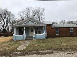 378 W Myrtle St, Palmyra, IL 62674
