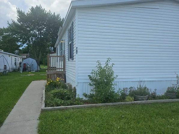 767 Acorn St, Westland, MI 48186