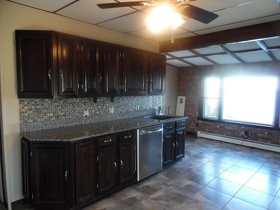 5th image of 212 Bellingham Ave APT 2