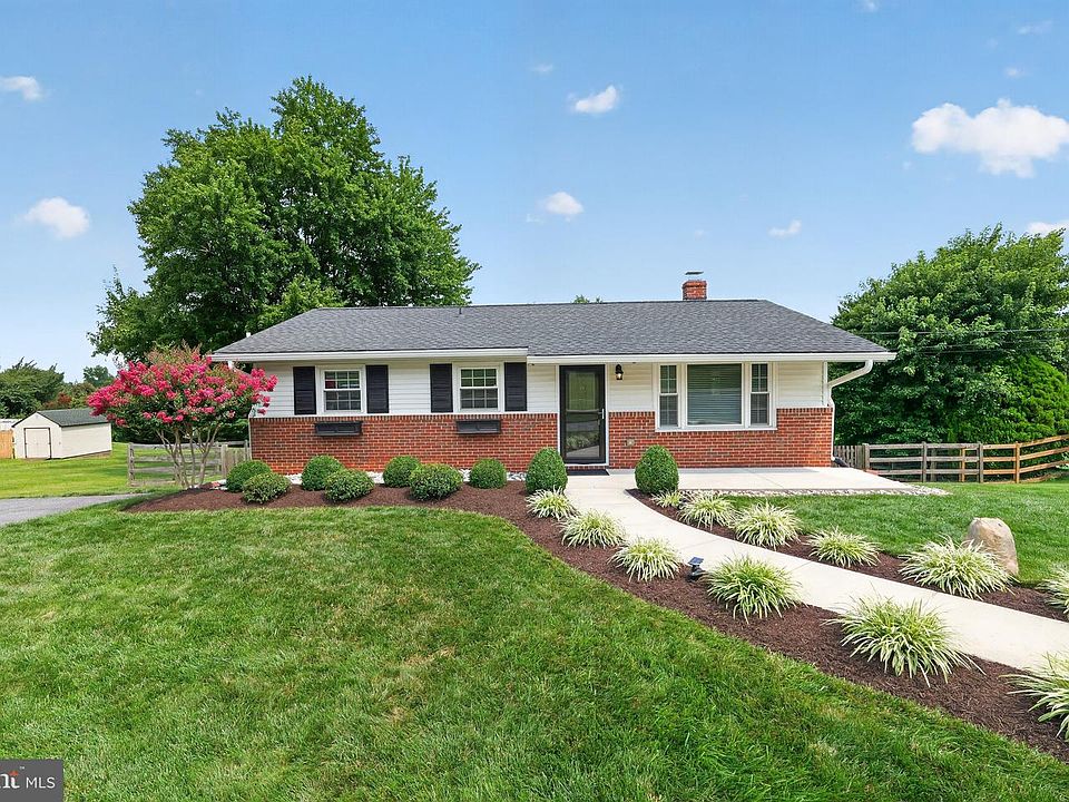 1st image of 5829 Woodbine Rd