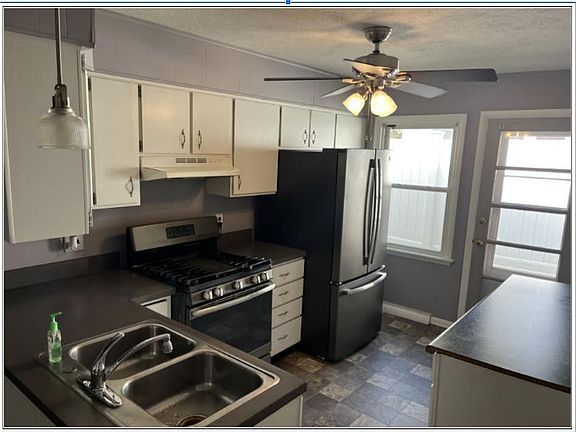 2nd image of 1941 Hutchinson Ave SE