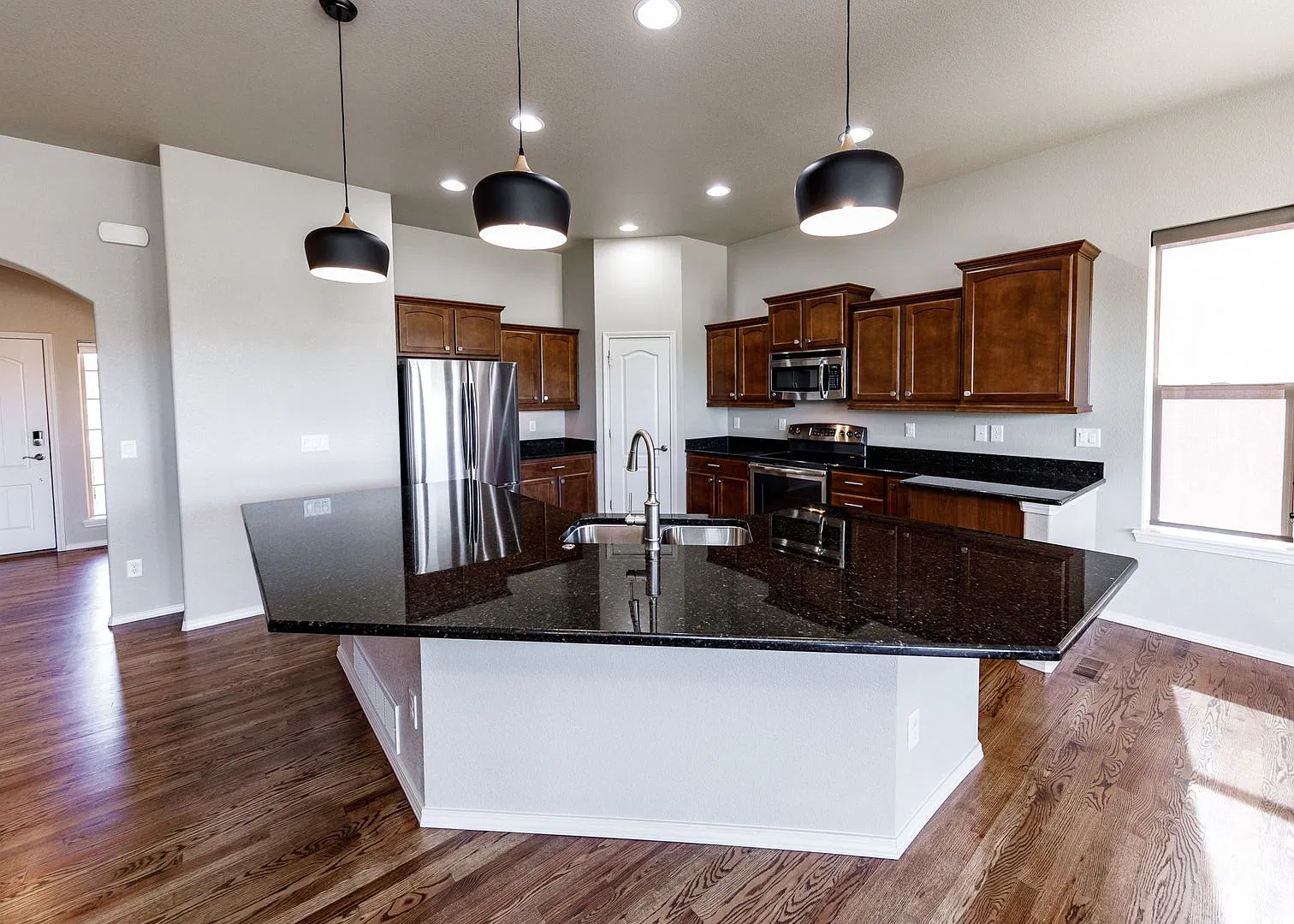 Luxury Golf Course Ranch Walkout in Flying Horse | Stunning AFA & Mountain Views — Photo 2