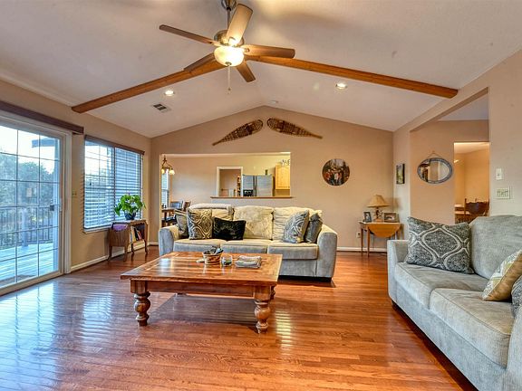 3rd image of 20601 Nob Hill Cir