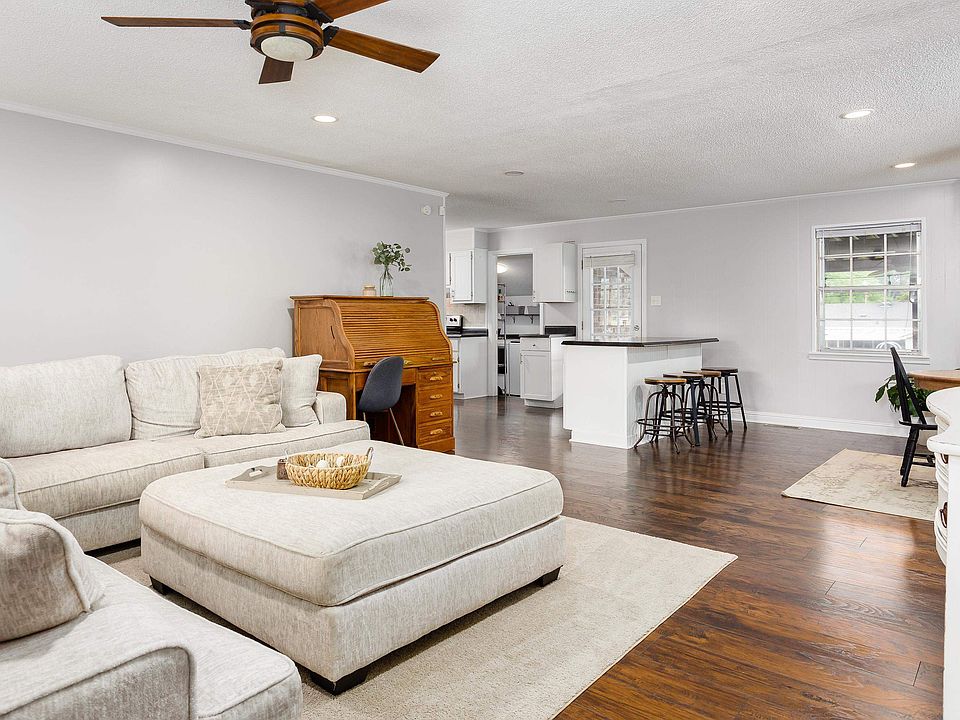 907 Michigan Ave, Muscle Shoals, AL 35661 Zillow