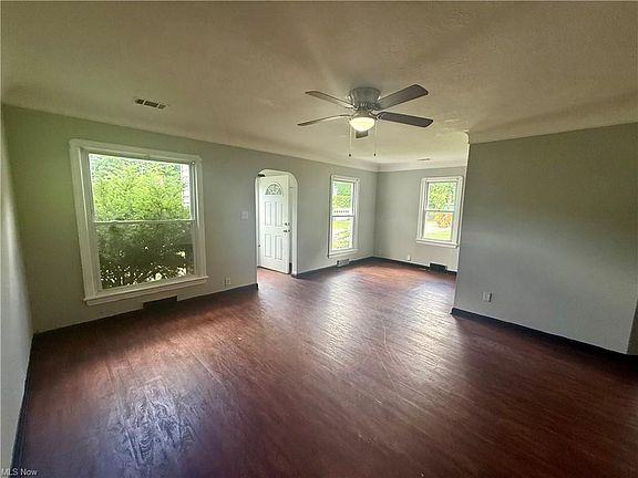 3rd image of 6988 Columbia Rd Unit S