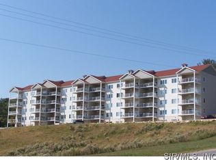 401 Timber Ridge Dr UNIT 12, Grafton, IL 62037