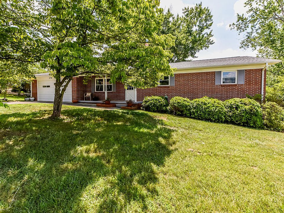 1st image of 2756 Greenway Dr