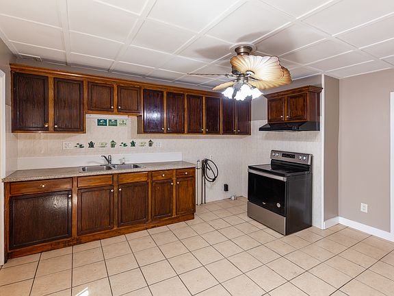 4th image of 406 Court St #406