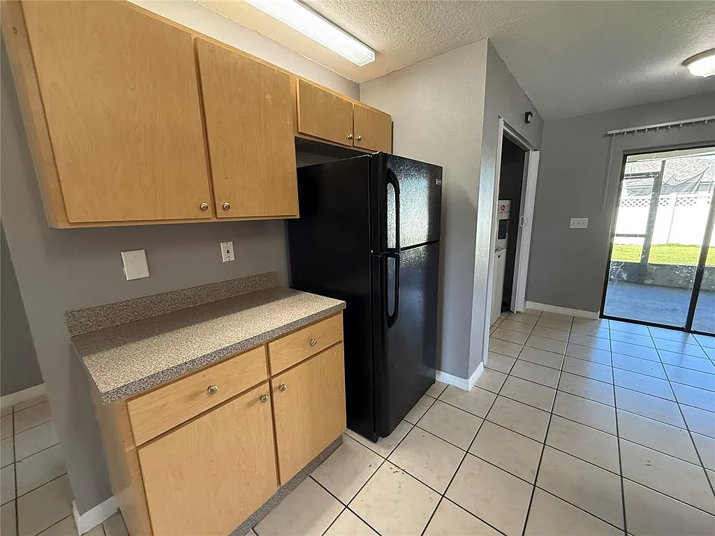 3 bed, 2.0 bath, 1202 sqft, $1,800 — Photo 4