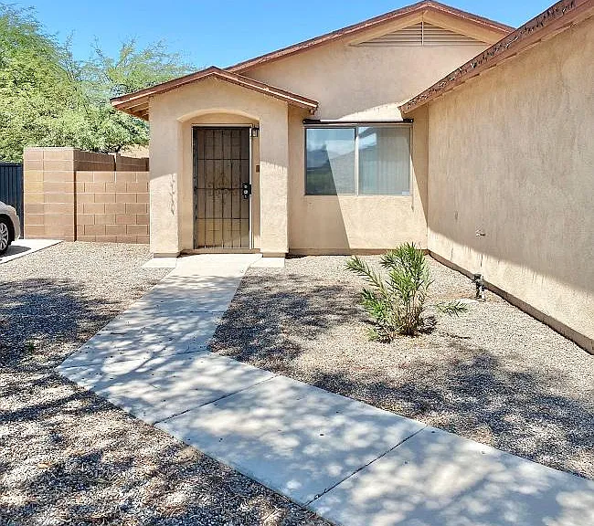 10466 S Monsoon Ave — Photo 2