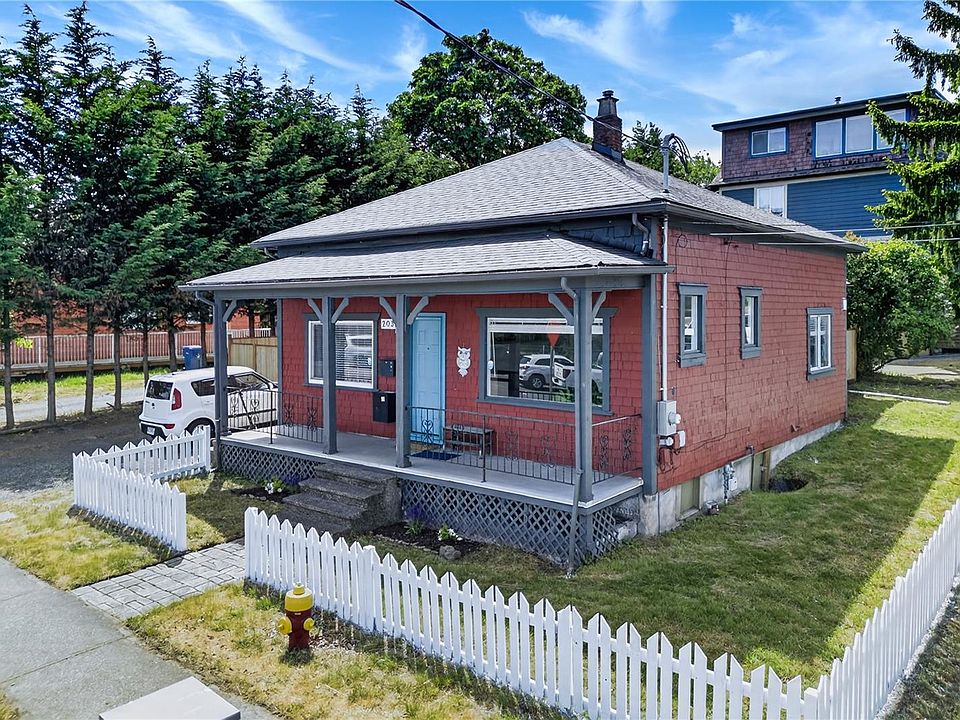 1st image of 203 Prideaux St