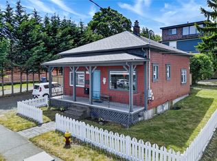 203 Prideaux St, Nanaimo, BC V9R 2M9