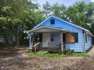 1307 Dupont Ave, Pascagoula, MS 39567